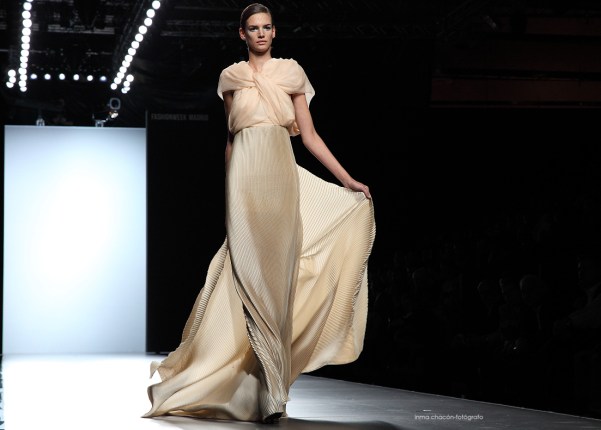 Edición Septiembre 2014 de Mercedes-Benz Fashion Week Madrid. Desfile LEYRE VALIENTE. Fotografía de INMA CHACÓN 