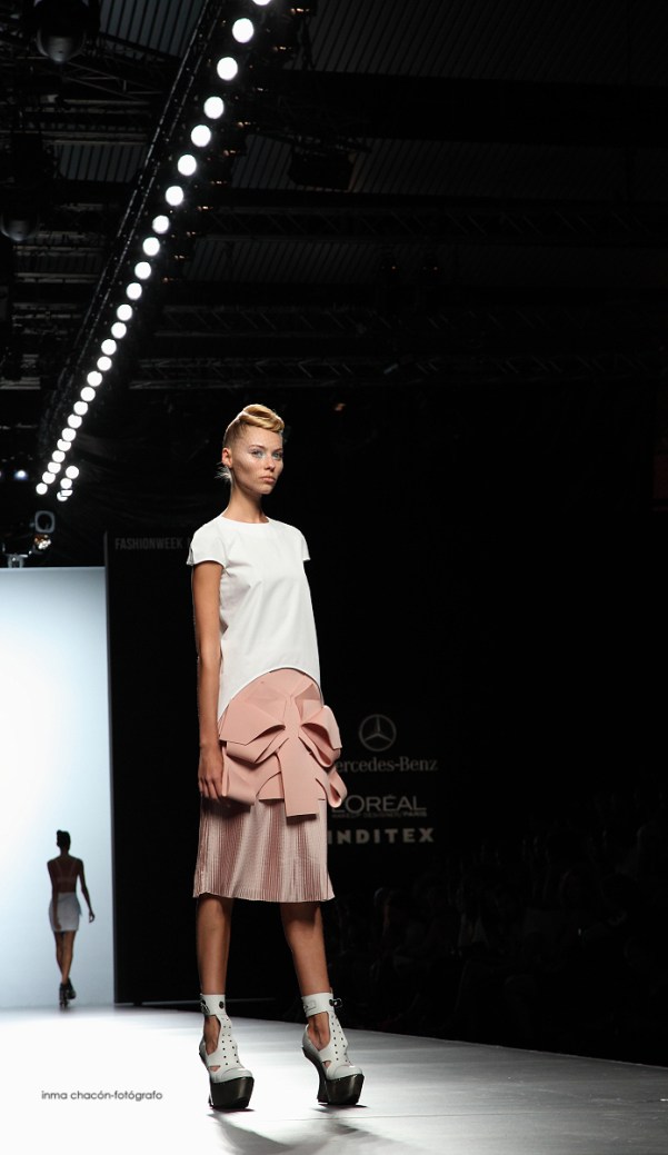 Edición Septiembre 2014 de Mercedes-Benz Fashion Week Madrid. Desfile LEYRE VALIENTE. Fotografía de INMA CHACÓN 