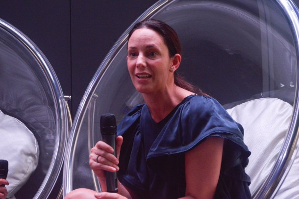 FASHION BIZ 18:06:205 18